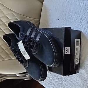 Adidas adi-ease 11.5 mens skateboard shoes  Black